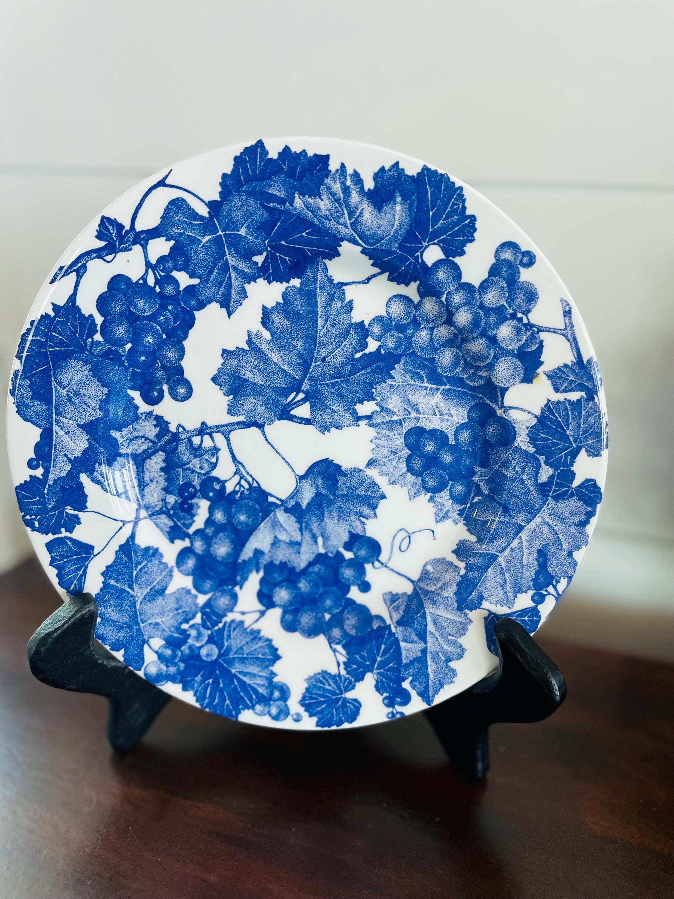 Quadrifoglio Ceramica La Primula Blue and White Grape Leave Plate