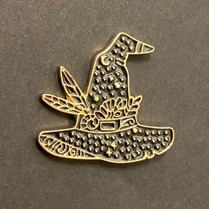 Witch / Wizard Hat Magic Enamel Pin - Dungeons and Dragons, Pathfinder, DM, OSR, DND, D&D