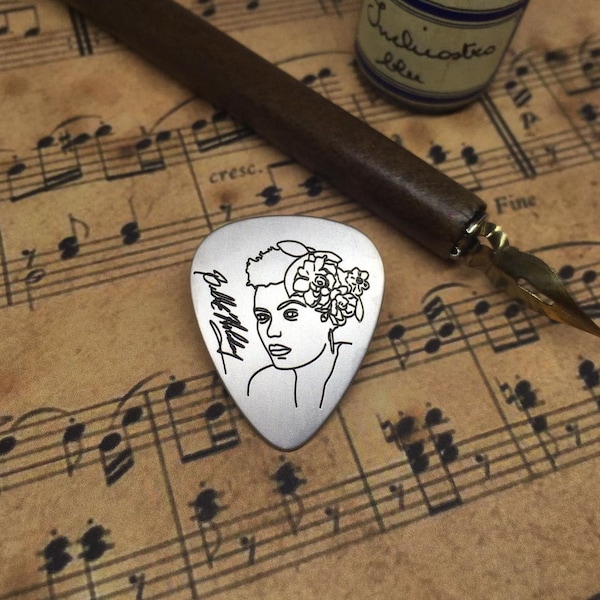 Médiator Billie Holiday Silver, musique jazz, musique blues, médiator gravé, cadeau guitare, bijoux musicaux, croquis Billie Holiday, cadeau du Nouvel An