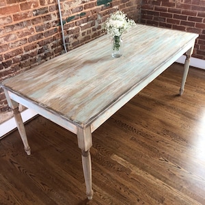 Spring Porch Dining Table // Outdoor Patio Dining Table // Distressed Dining Table // Vintage Furniture // Picnic Table // Farmhouse Dining