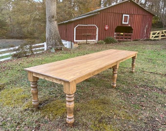 Grande table à manger de ferme, pieds en bois tourné