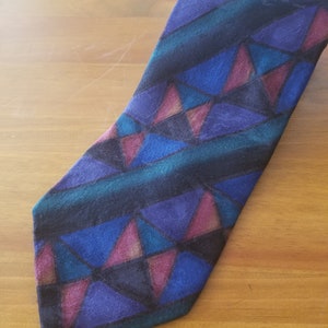 Geometric Design Necktie - Rivellino - 90s style tie