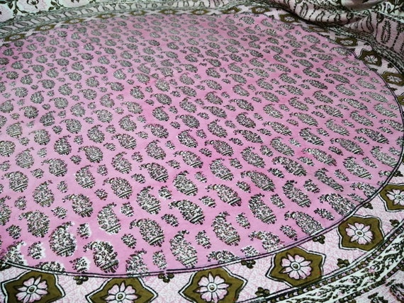 Traditional pink round tablecloth with natural colours, 60 inches with tassels