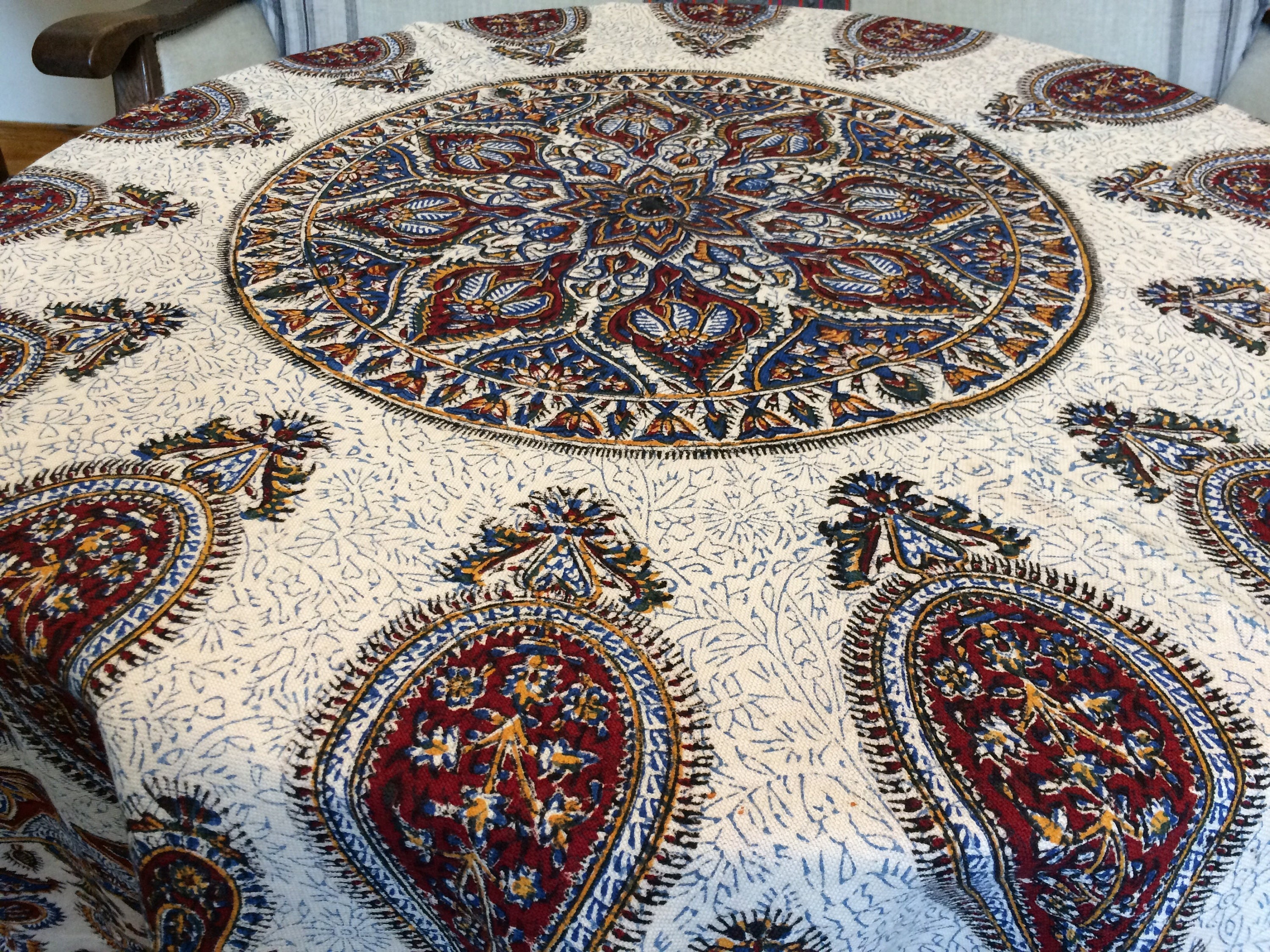 Traditional 60 Inches Round Tablecloth Block Printed Paisley Gallery Photo