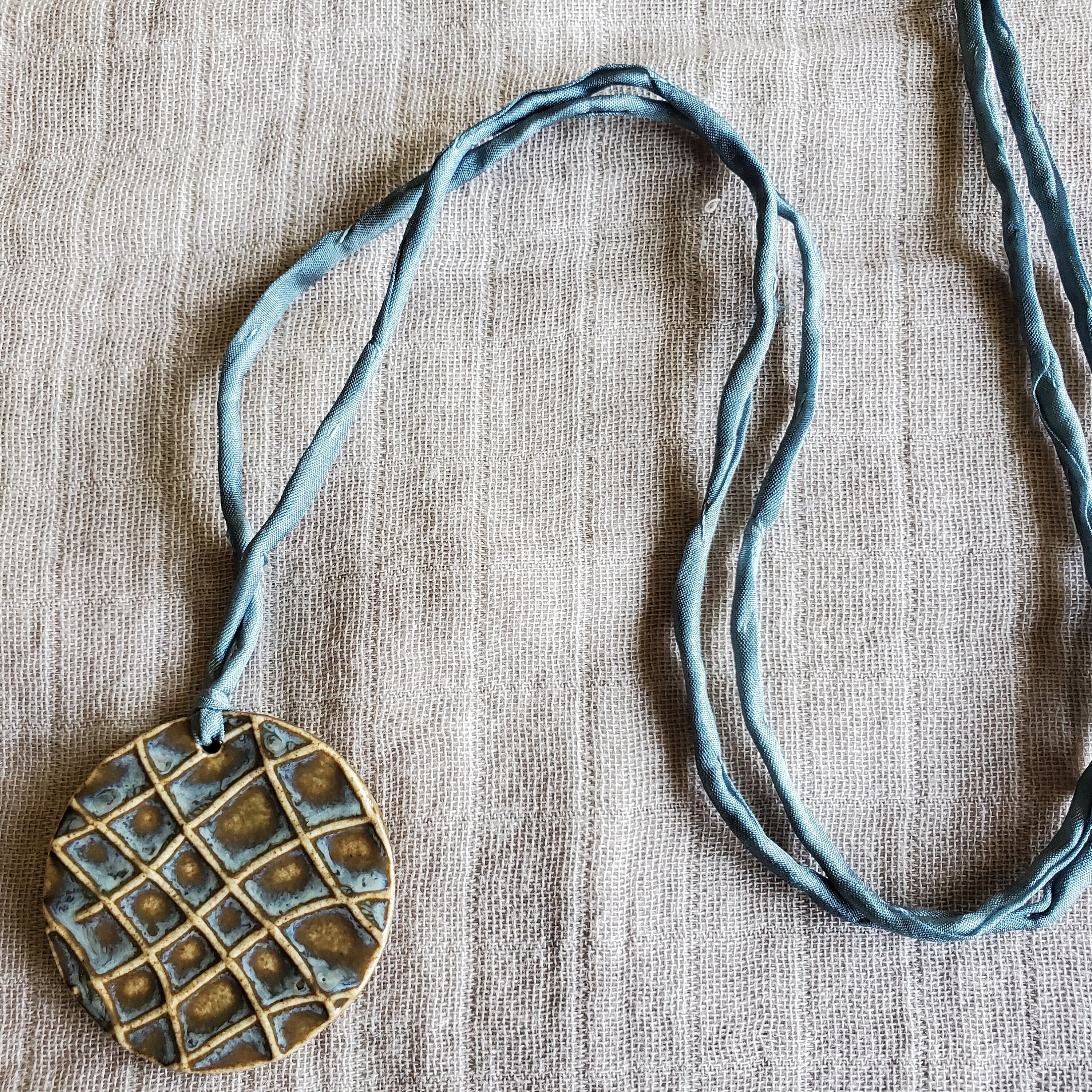 アンヌーク　チョーカーSilkcord x Parts Necklace Khaki Black Cord Necklace Silk Cord Necklace 3mm Silk Lace