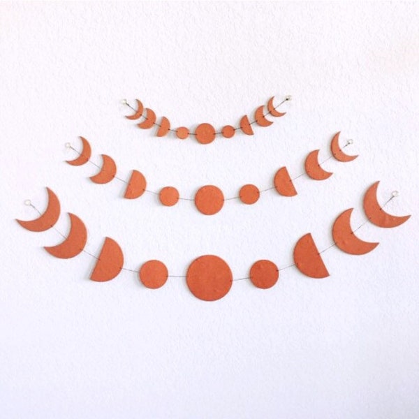 PEQUEÑO - Terra Cotta Moon Phase Wall Hanging