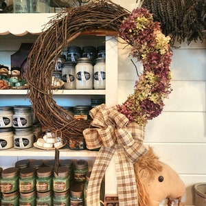 Listing #5
Dried Hydrangeas on grapevine wreath with primitive tan plaid bow.