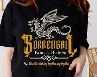 Camisa de la familia Sorrengail, camisa de llama de hierro, camisa de cuarta ala, camisa de Rebecca Yarros, camisa de jinete de dragón, Sorrengail violeta, merchandising de llama de hierro