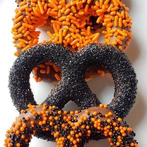 Halloween Trick or Treat Gourmet Chocolate Covered Pretzels Sprinkles Orange Black Costume Party Favors Gift Sets suprise the kids image 3