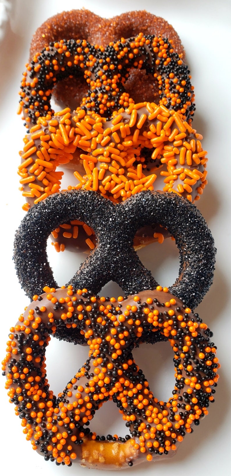 Halloween Trick or Treat Gourmet Chocolate Covered Pretzels Sprinkles Orange Black Costume Party Favors Gift Sets suprise the kids image 3