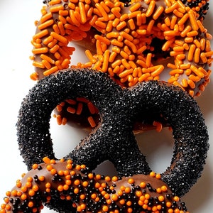 Halloween Trick or Treat Gourmet Chocolate Covered Pretzels Sprinkles Orange Black Costume Party Favors Gift Sets suprise the kids image 8