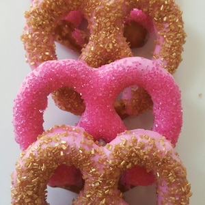 Pink and Gold Chocolate Covered Pretzels - Pink and Gold Sugar Crystals!  Birthday Party, Baby Shower, Wedding Favor, Bridal Shower!
