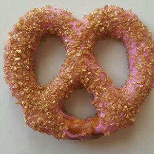 Blush Pink and Champagne Gold Crystals Chocolate Covered Pretzels White Chocolate, Crystal Decor!  Wedding Favor, Bridal or Baby Shower!