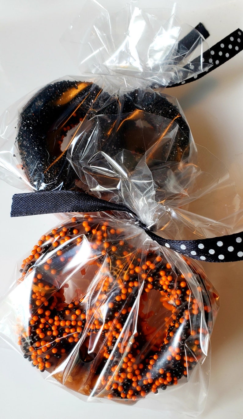 Halloween Trick or Treat Gourmet Chocolate Covered Pretzels Sprinkles Orange Black Costume Party Favors Gift Sets suprise the kids image 10