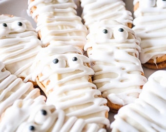 Gourmet Chocolate Covered Nutterbutter Cookies Halloween Mummy Ghosts Trick or Treat Party Favor!