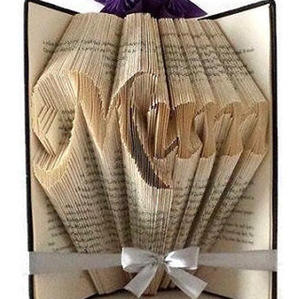Mum book folding pattern. DIY mum gift. Great for mother's day, baby shower, new baby. Create your own book sculpture. Free tutorial