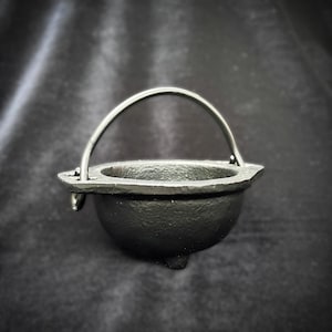 Altar Cauldron - 2 sizes Cast Iron Mini Cauldron for tabletop use, perfect for burning spells, herbs, incense and offerings
