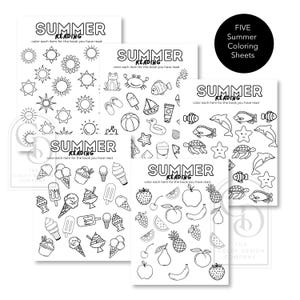 Könnte beinhalten: Fünf schwarz-weiße Malvorlagen zum Thema Sommer. Jedes Blatt zeigt den Text "SUMMER READING" und verschiedene sommerbezogene Illustrationen, darunter Sonnen, Eiscreme und Früchte. Ein schwarzer Kreis zeigt den Text "FIVE Summer Coloring Sheets."