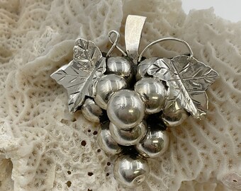 Vintage Sterling Grapes Brooch/Pendant