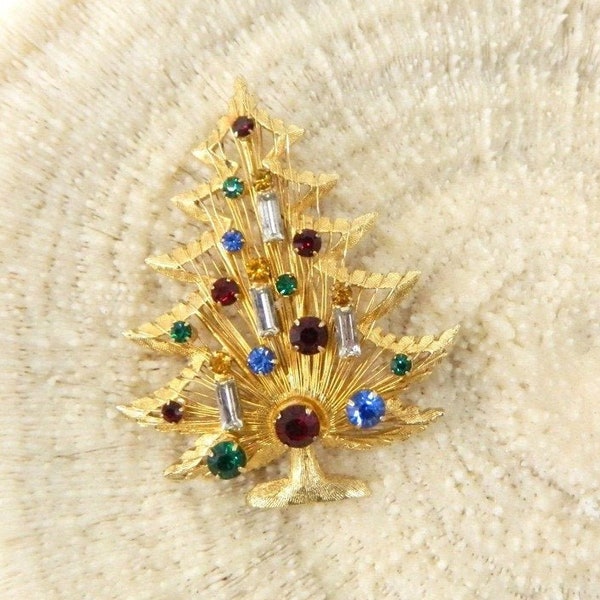 Vintage Christmas Tree Brooch .. Brooks Brooch .. Gold with Rhinestones .. Holiday Tree Pin .. Christmas Jewelry .. Wire Design