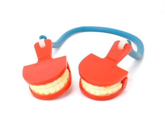 1960s Dental Lock Jaws...Dentist Paper Cape Clip for Kids...Red & Blue Denture Clips...Retro Dentist Accessory...Dental Tool...Collectible..