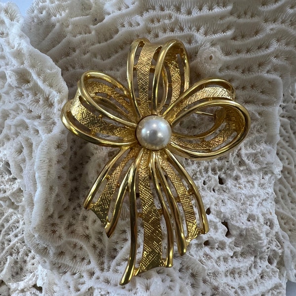 Vintage Napier Bow Pin