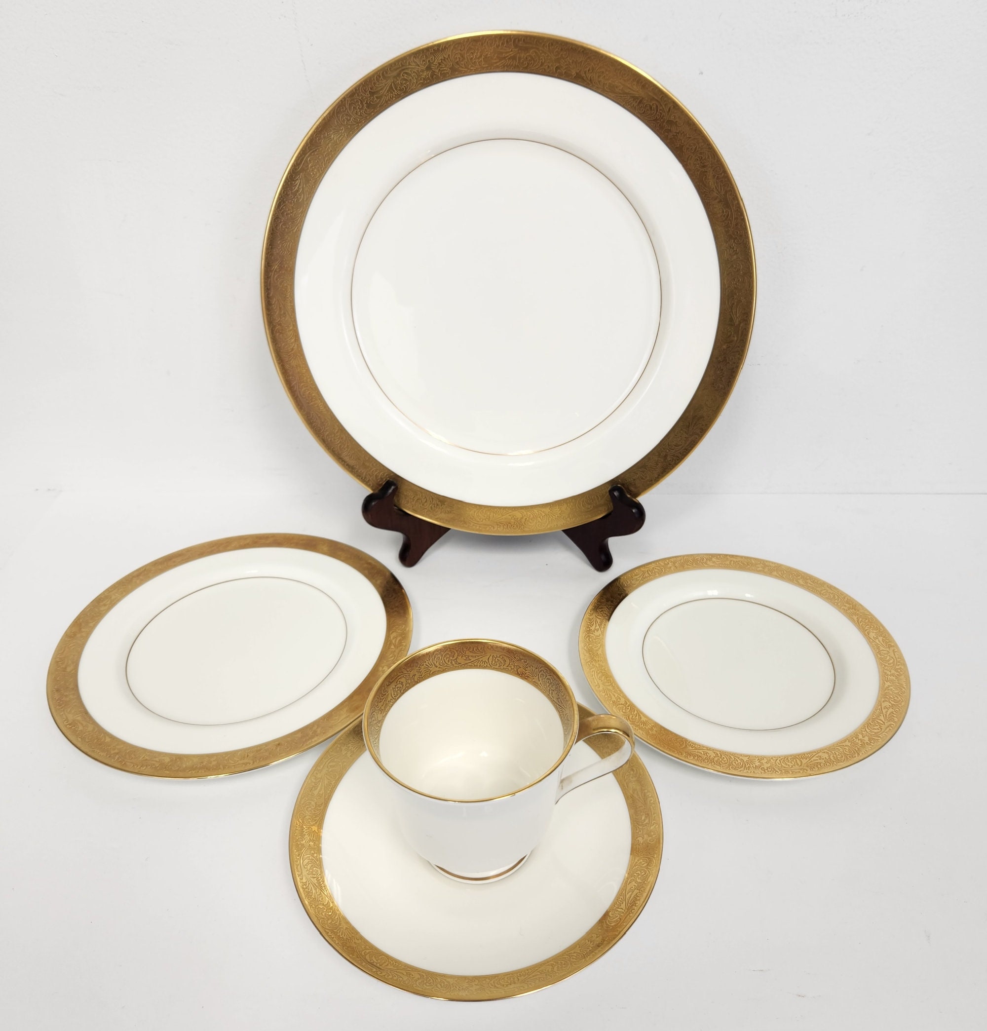 Mikasa place settings top