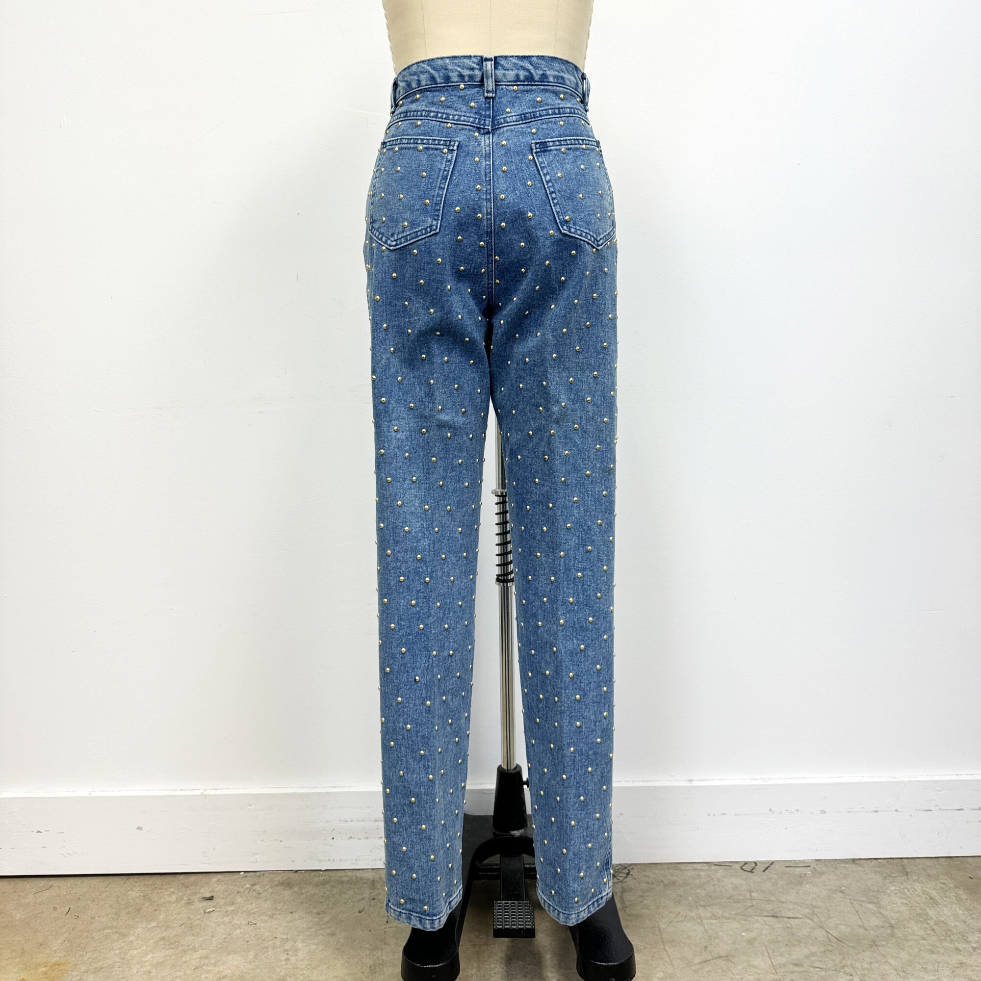 shikitari スタッドデニム （Takeru.｜SHIKITARIのスラックスを使った 