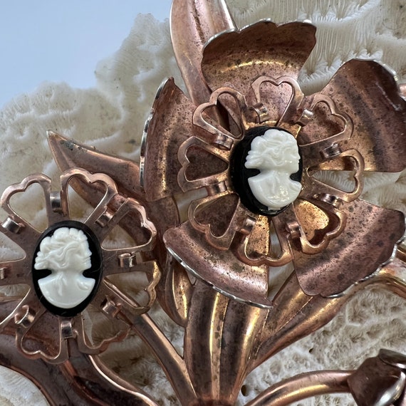 Vintage Copper Flower Brooch with Cameo Centers - image 4