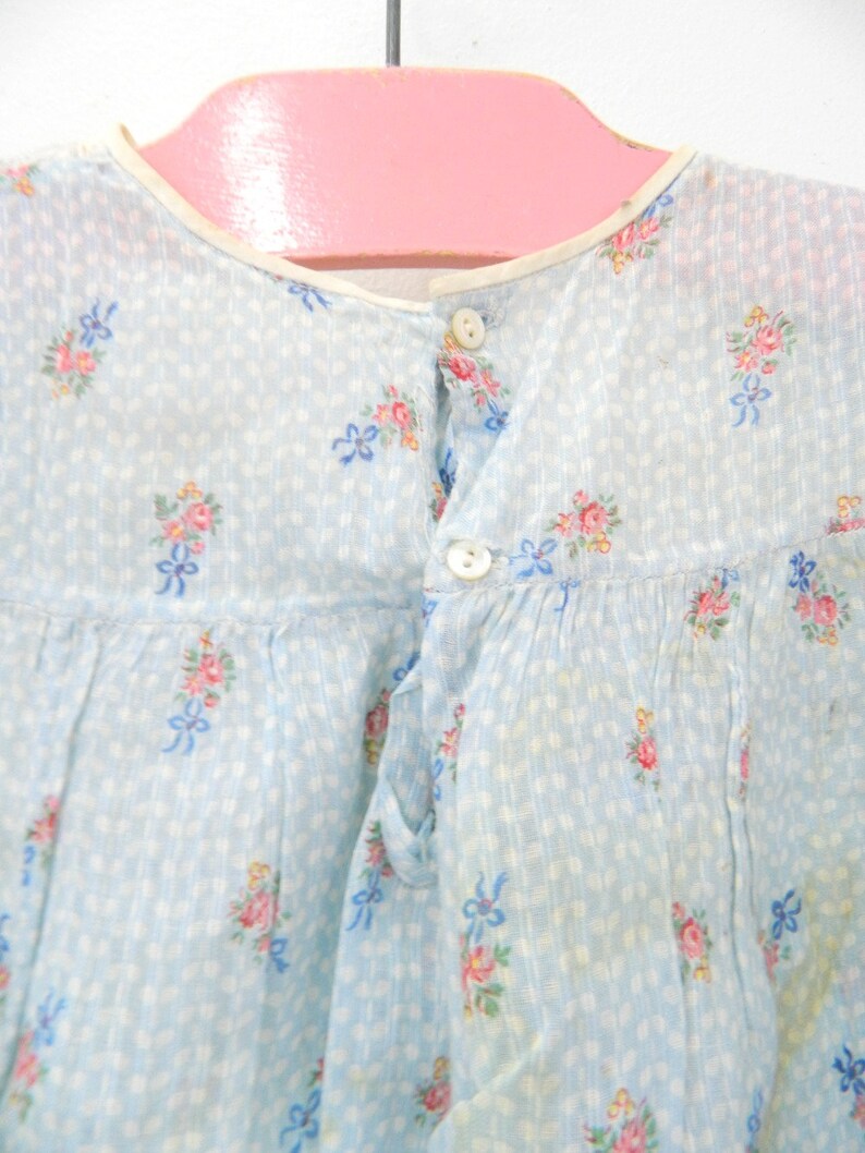 pink and blue matching dresses