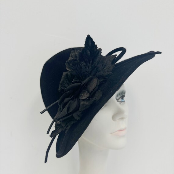 Vintage 1940s Tilt Hat | Black Felt with Brim and… - image 2