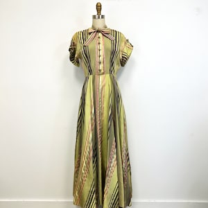 Vintage 1940s Hostess Dress | Striped Taffeta Lounge Dress | Tie Neck | Super Full Skirt | Size Medium
