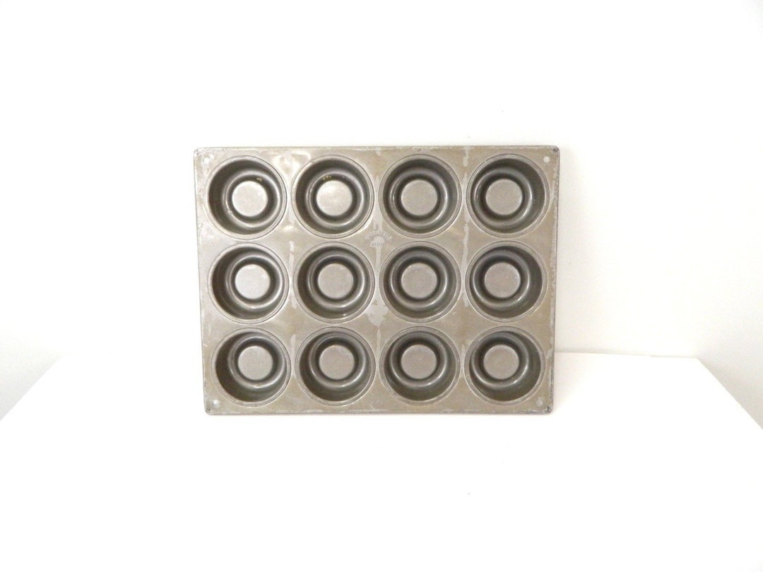 Vintage Industrial Ekco / Glaco Cake Sheet Pan...larger Bundt