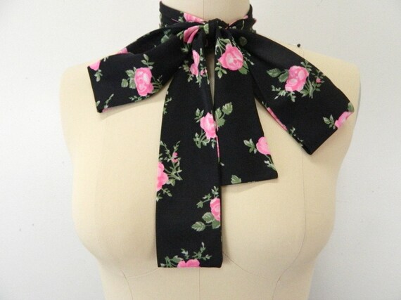 1970s Maxi Skirt & Scarf...Black with Pink Roses.… - image 10