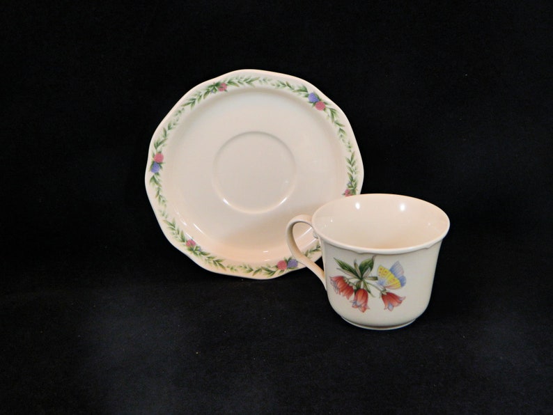 Noritake Conservatory 5-Piece Place Setting .. Gala Cuisine by Noritake Pattern #7915 .. Display Set...Multimotif Floral New Old Stock