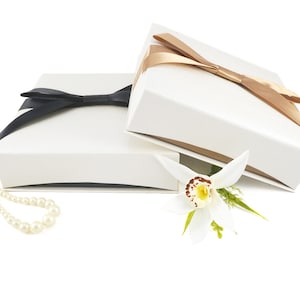Glowing White Necklace Box - Wrapped Gift Box with Bow