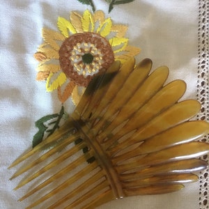 Wonderful Blonde Celluloid Edwardian Spanish Mantilla Comb.