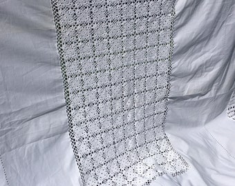Beautiful Edwardian White Cotton Bedspread. Single. Gorgeous Crocheted Lace Hem. Super Condition