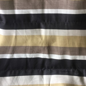Super Romo ‘ Delaney’ linen. Unused 3.2 meters. Incredible quality