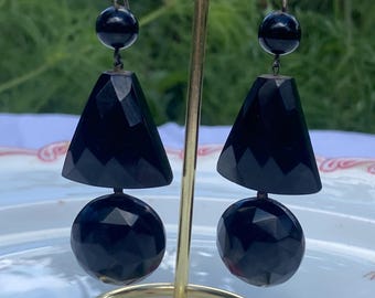 Beautiful Whitby Jet Carved Drop Earrings. c.1880s Mourning Jewellery.