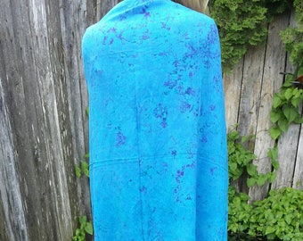 Blue tie dye shawl/80's shawl/vintage shawl/tie dye shawl/beach shawl/gifts for her/for the beach/hippy shawl/hippy beach shawl