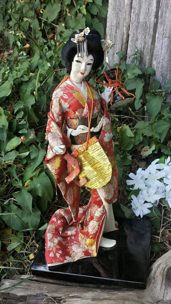 collectible japanese dolls