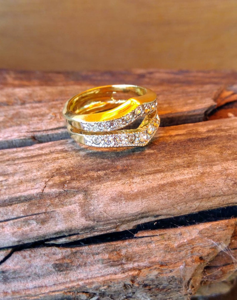 Gold tone rhinestone wedding bandwedding bandengagement bandwedding ringsengagement ringsvintage ringscostume jewelrycostume rings
