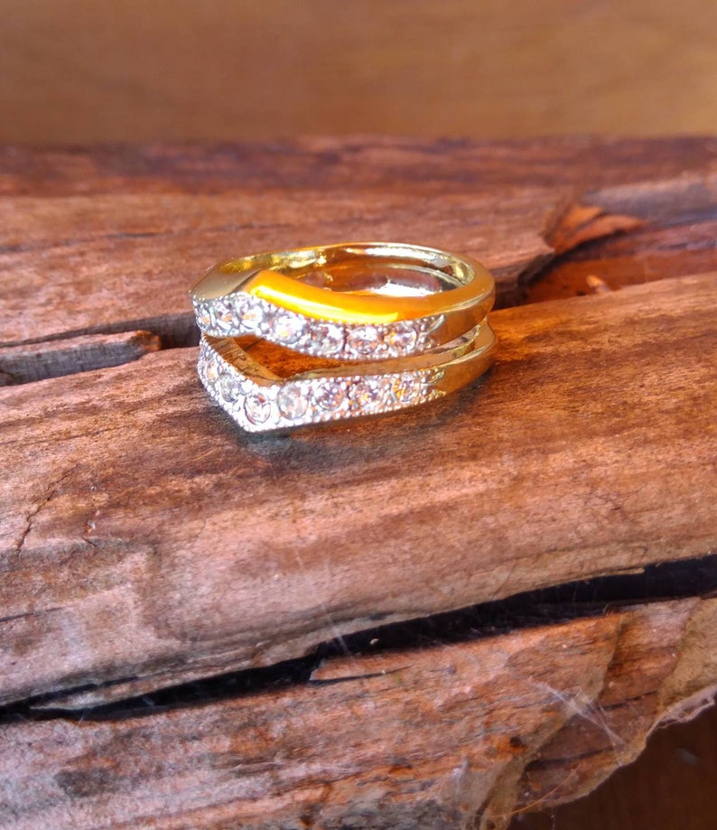Gold tone rhinestone wedding bandwedding bandengagement bandwedding ringsengagement ringsvintage ringscostume jewelrycostume rings