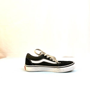 Classic Vans Black Sneaker Youth Size 13.5