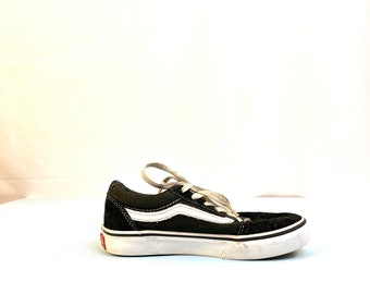 Classic Vans Black Sneaker Youth Size 13.5
