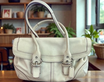 バッグ COACH Soho Signature Cargo Bag Y2K Ivory Coach Y2K Soho