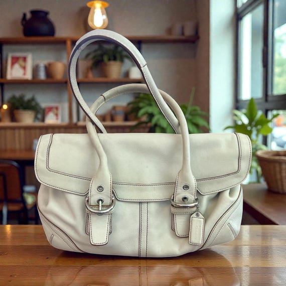 Vintage 2004 AUTHENTICATED COACH Soho Hampton Flap Satchel