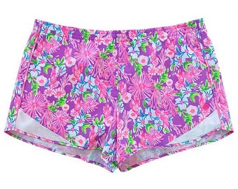 Lilly Pulitzer Ocean Trail Amethyst Moms The Word Luxletic Shorts Size XL