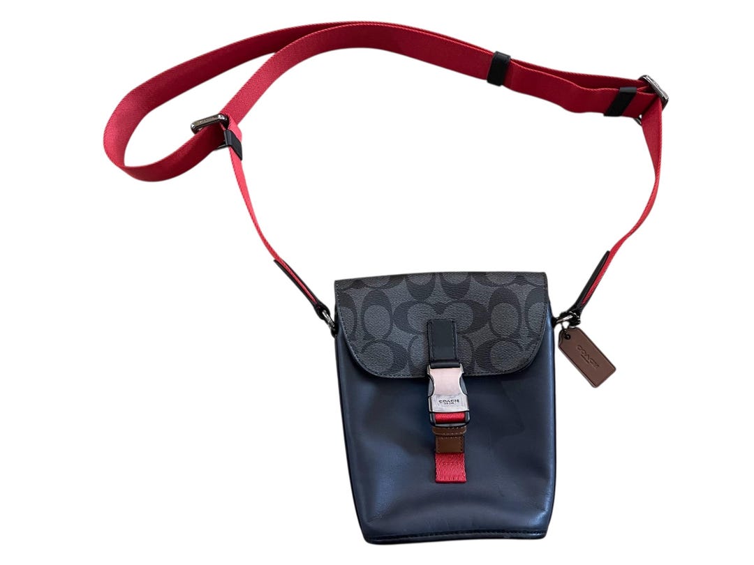 Vintage 2000s AUTHENTICATED Coach Track Small Flap Crossbody in 